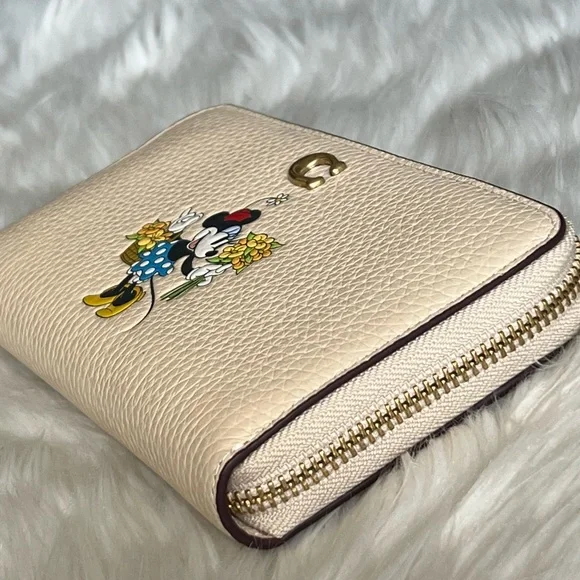 💰SOLD - CH472 - Disney X Coach Accordion Zip Wallet with Minnie Mouse - Picture 4 of 11